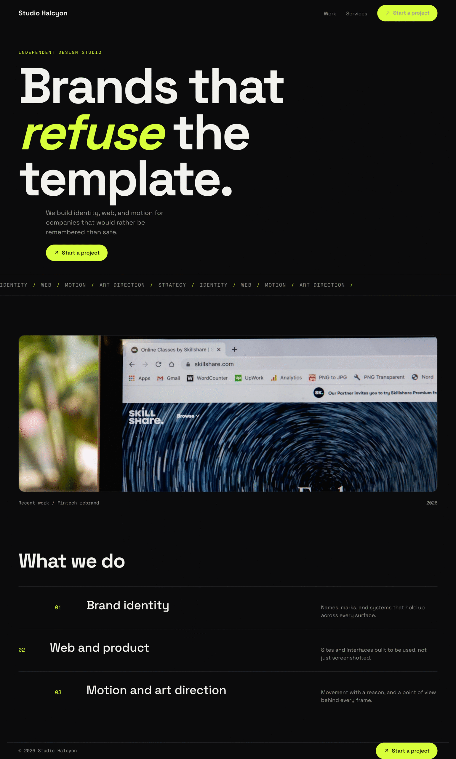 TasteSkillで生成したエージェンシーのランディングページ。巨大なエディトリアル見出し、ダークテーマ、単一のアシッドアクセント、非対称レイアウト